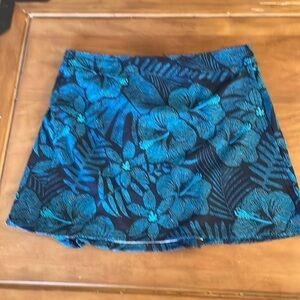 Ripskirt Hawaii Size Medium